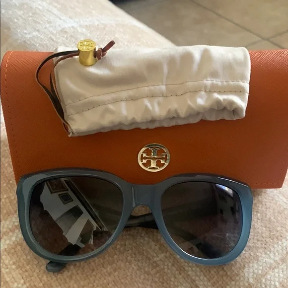 Tory Burch Blue Sunglasses with Orange Accents Eleanor Broken Logo Sunglasses: Women main image 4